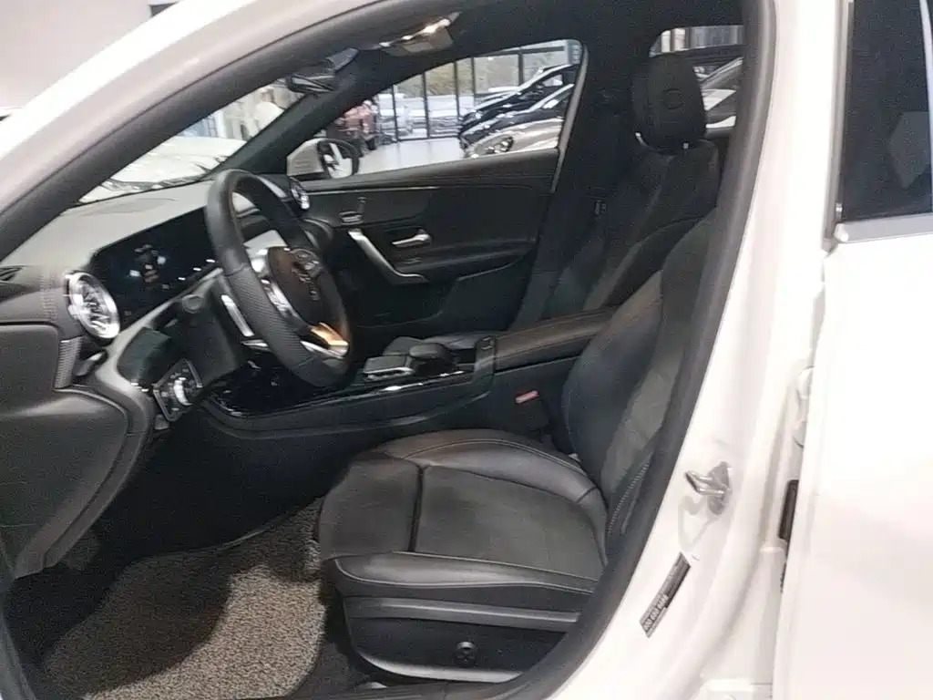 Mercedes-Benz A-Class — миниатюра 15