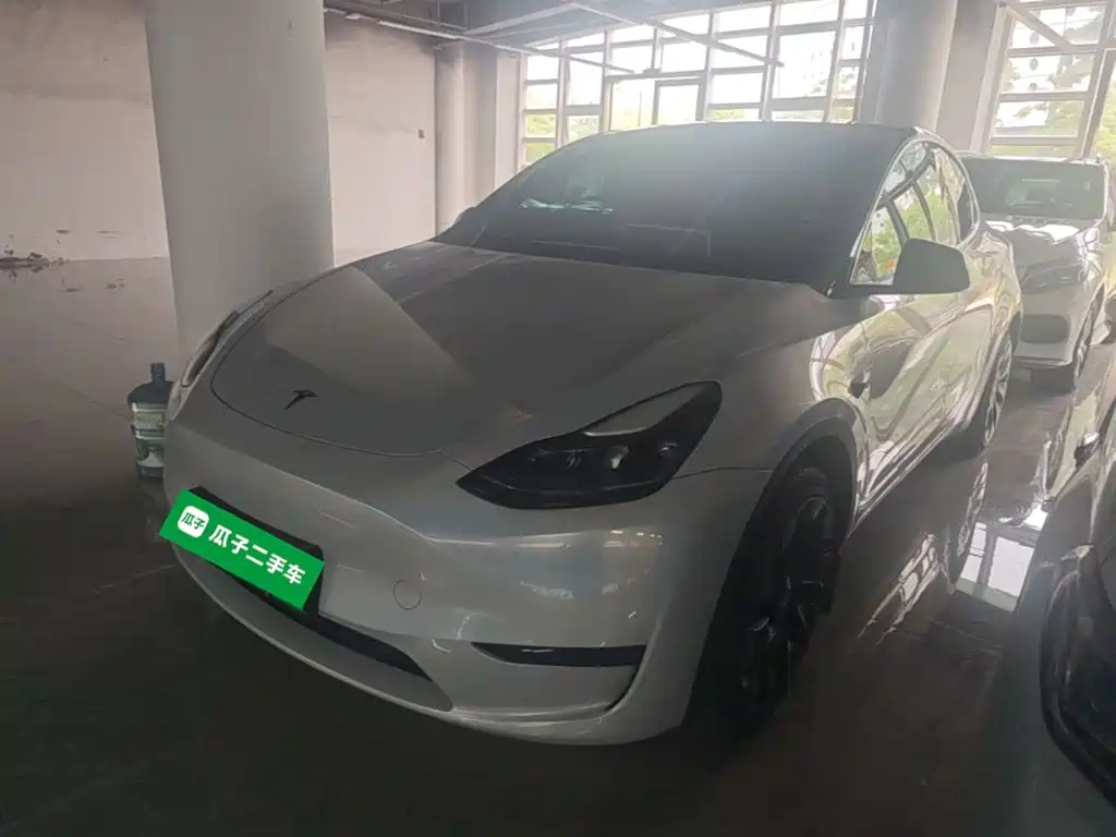 Tesla Model Y 2024 RWD Drive Dynamic Edition