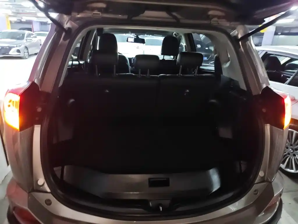 Toyota RAV4 — миниатюра 19