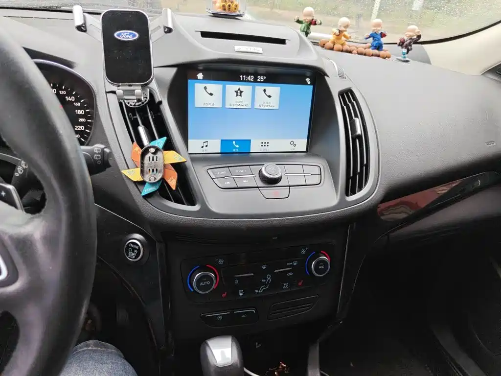 Ford Kuga — миниатюра 9