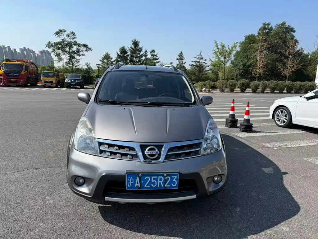 Nissan Livina — миниатюра 2