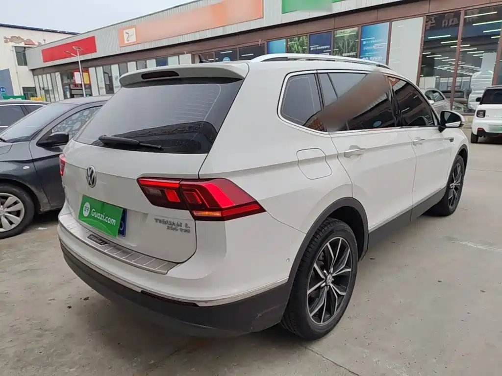 Volkswagen Tiguan L — миниатюра 7