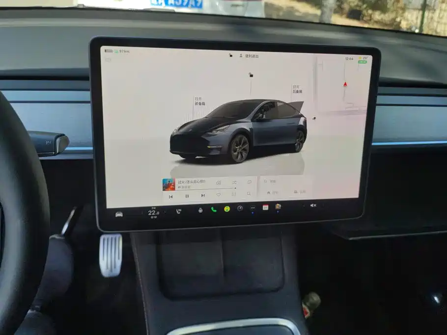 Tesla Model Y — миниатюра 13