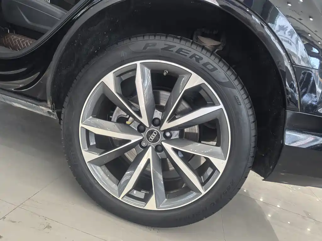 Audi Q7 — миниатюра 15