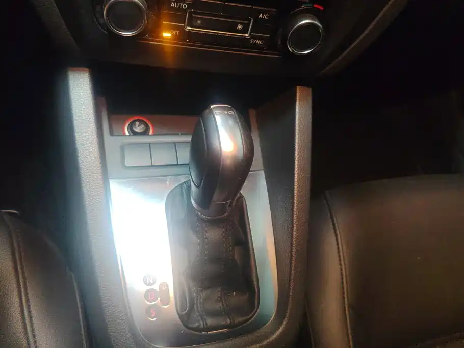 Volkswagen Sagitar — миниатюра 16