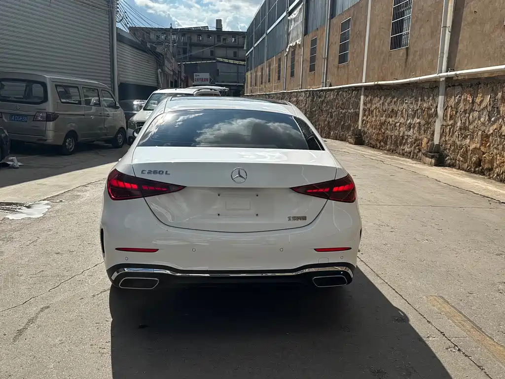 Mercedes-Benz C-Class — миниатюра 9