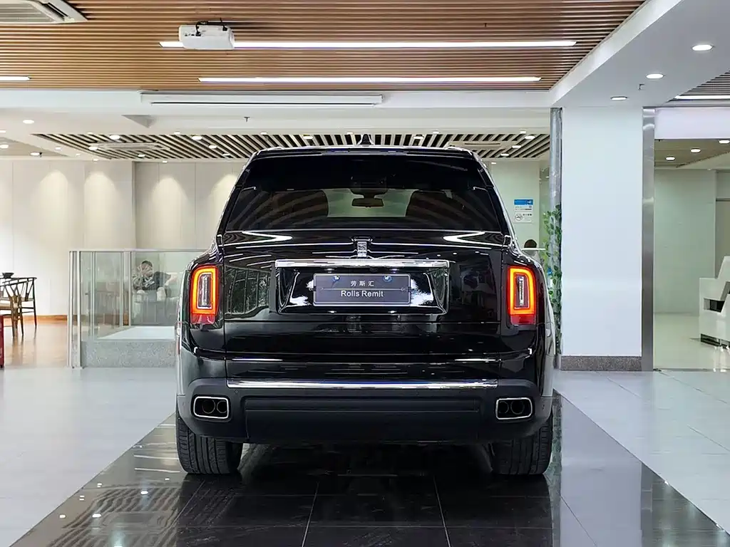 Rolls-Royce Cullinan 2024 мест