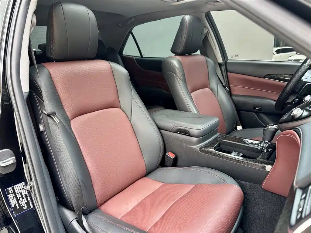 Toyota Crown 2018 2.0T Sport