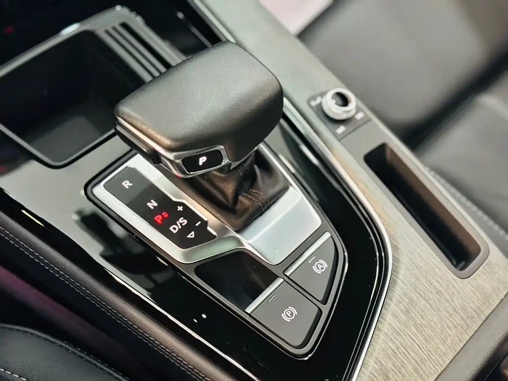 Audi A4L — миниатюра 14