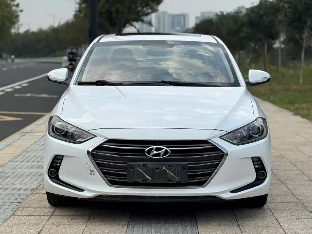 Hyundai Elantra — миниатюра 2