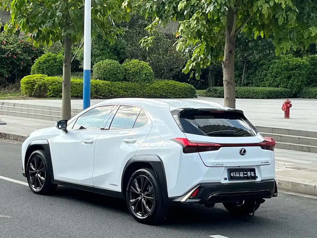 Lexus UX — фотографии объявления, Фото 5
