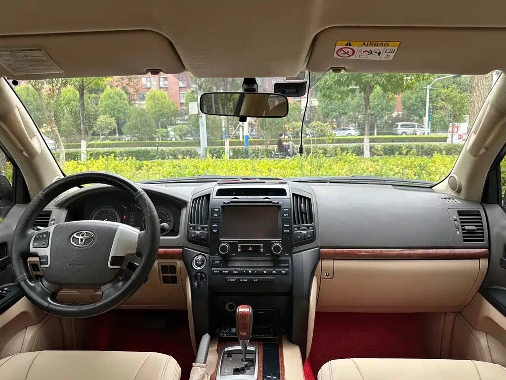 Toyota Land Cruiser — миниатюра 10
