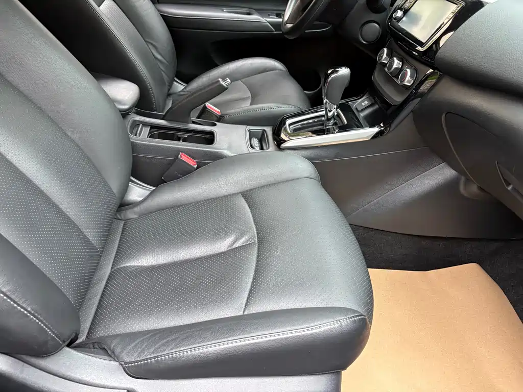 Nissan Sylphy — миниатюра 8