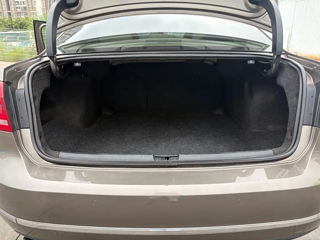 Volkswagen Passat — миниатюра 12