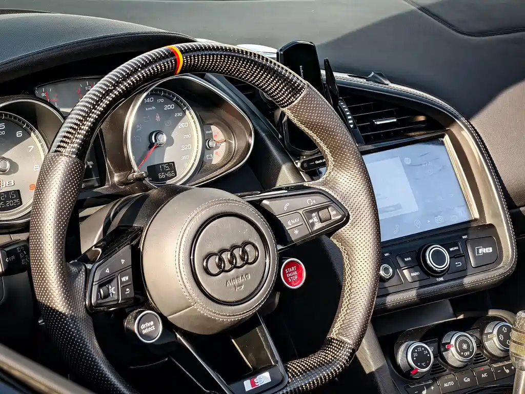 Audi R8 — миниатюра 4