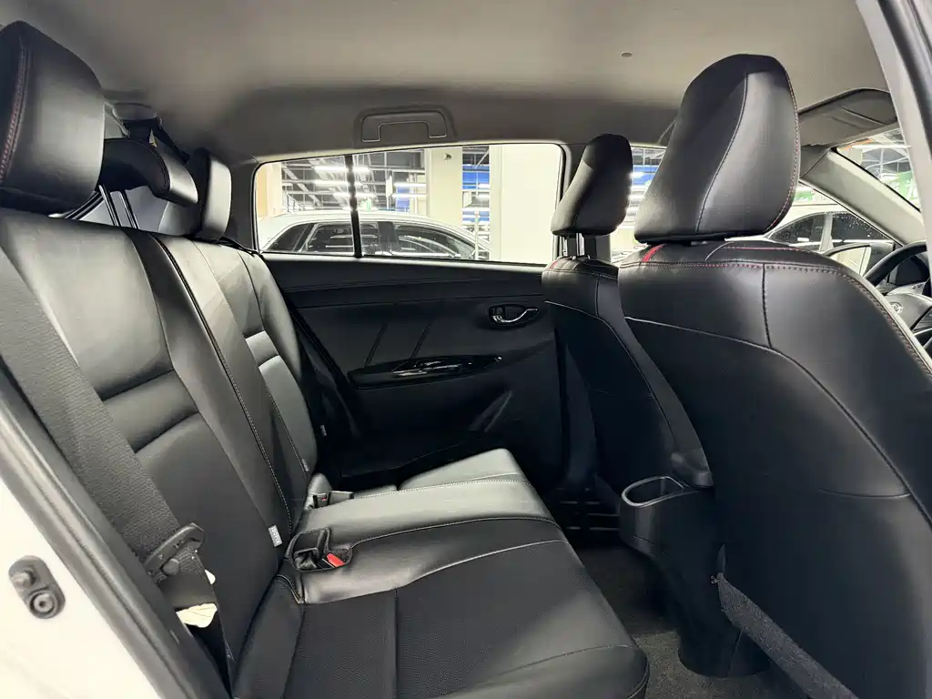 Toyota Yaris L — миниатюра 9