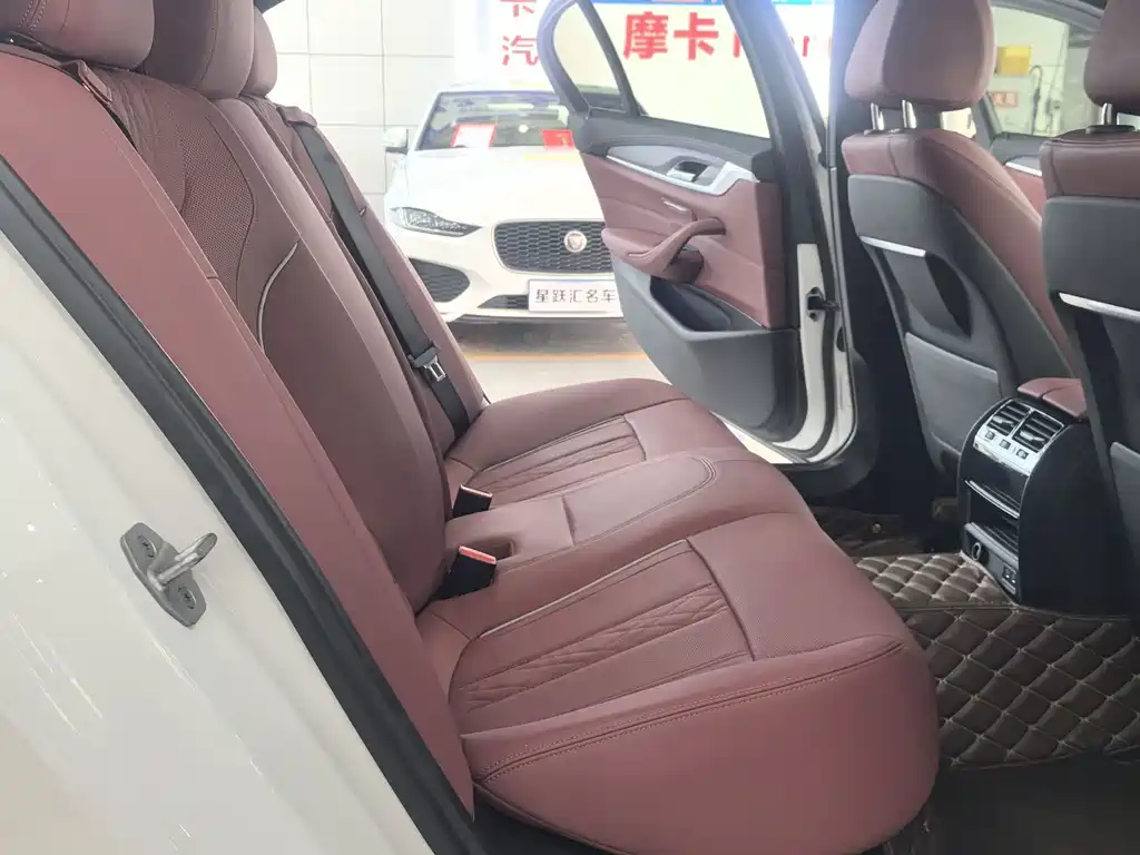 BMW 5 Series — миниатюра 18