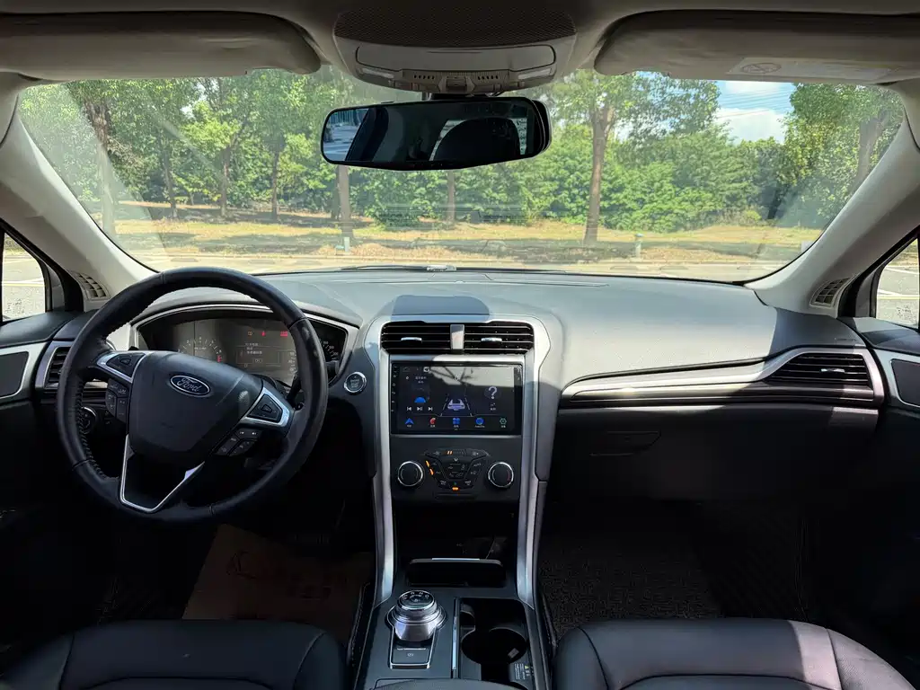 Ford Mondeo — миниатюра 10