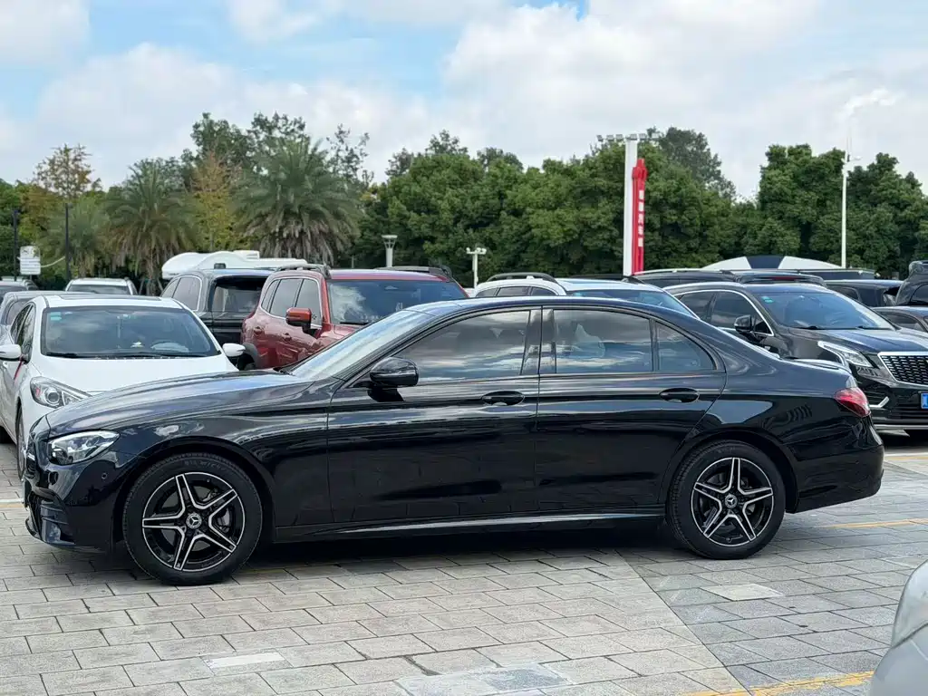 Mercedes-Benz E-Class (Import) — миниатюра 3