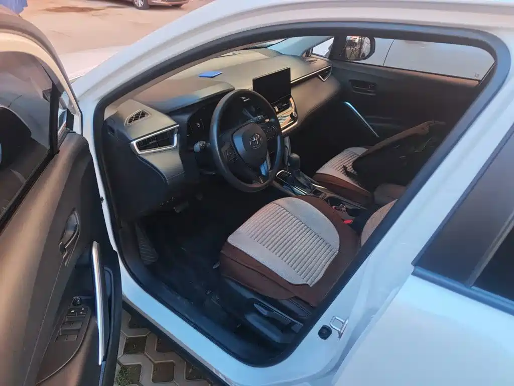 Toyota Corolla Cross — миниатюра 12