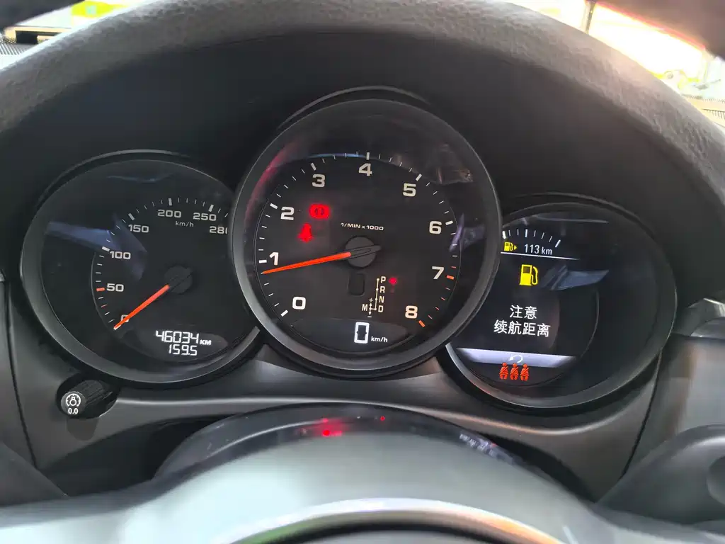Porsche Macan — миниатюра 5