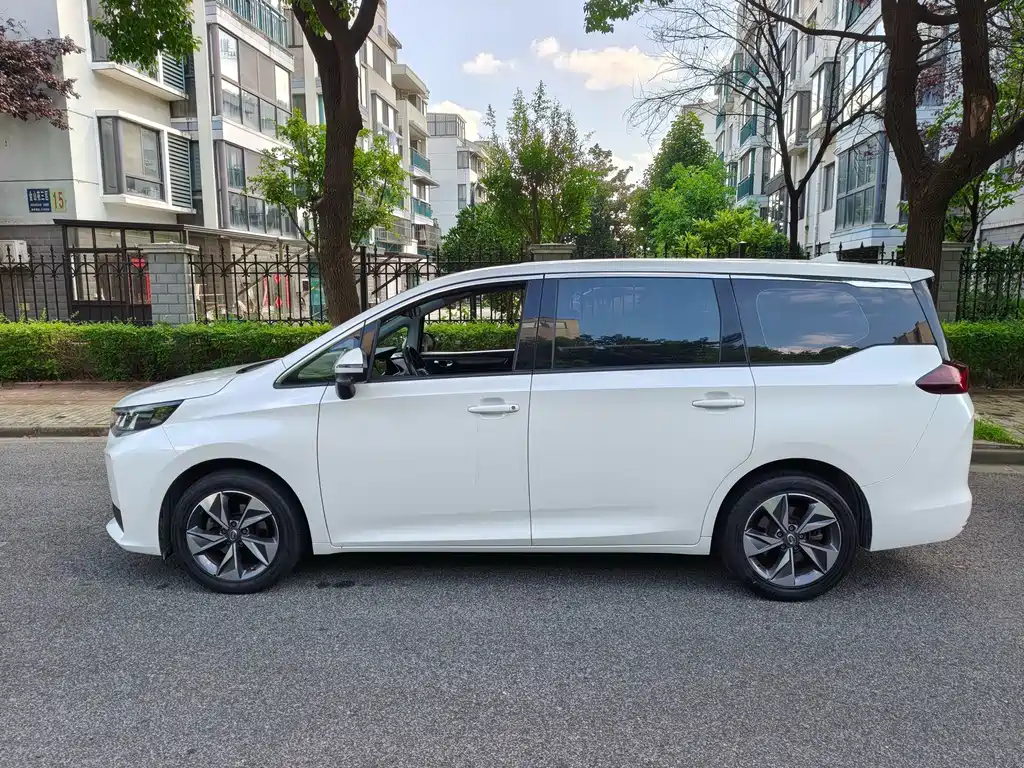 GAC Motor Trumpchi M6 — миниатюра 3