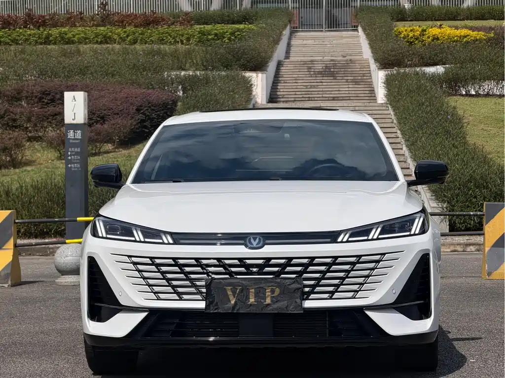 Changan Eado — миниатюра 2