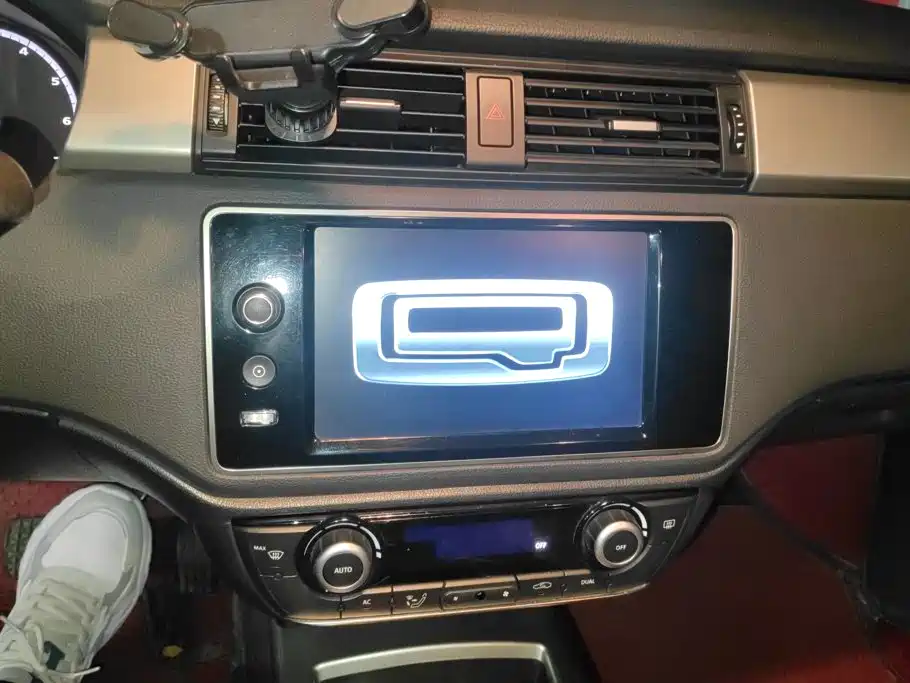 Qoros Qoros 3 — миниатюра 13