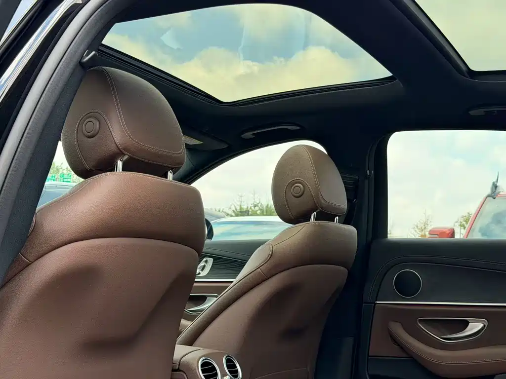 Mercedes-Benz E-Class (Import) — миниатюра 6
