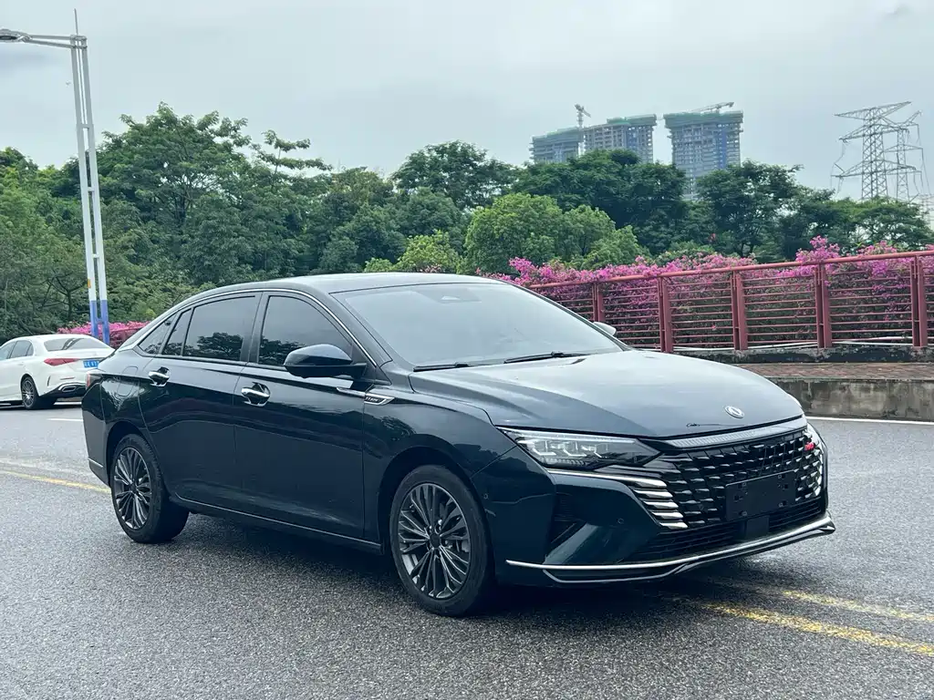 DONGFENG YI HYUN MAX