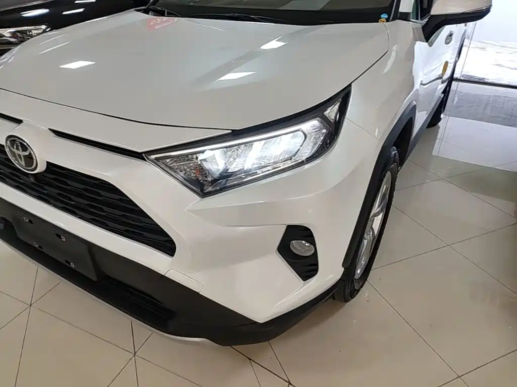 Toyota RAV4 — миниатюра 24