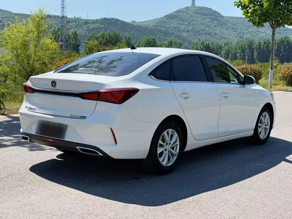 Changan Eado — миниатюра 8