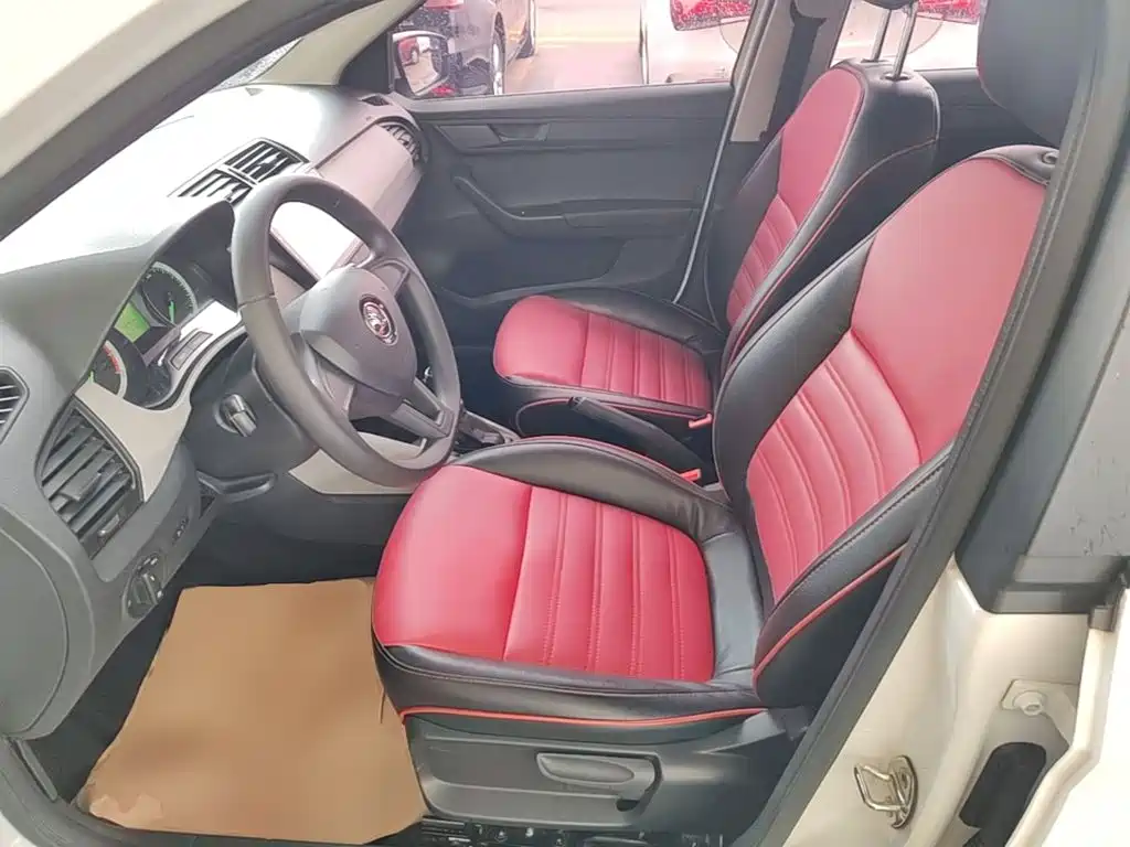 Skoda Fabia — миниатюра 15