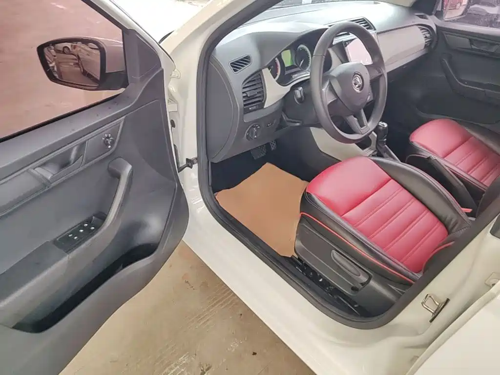 Skoda Fabia — миниатюра 16