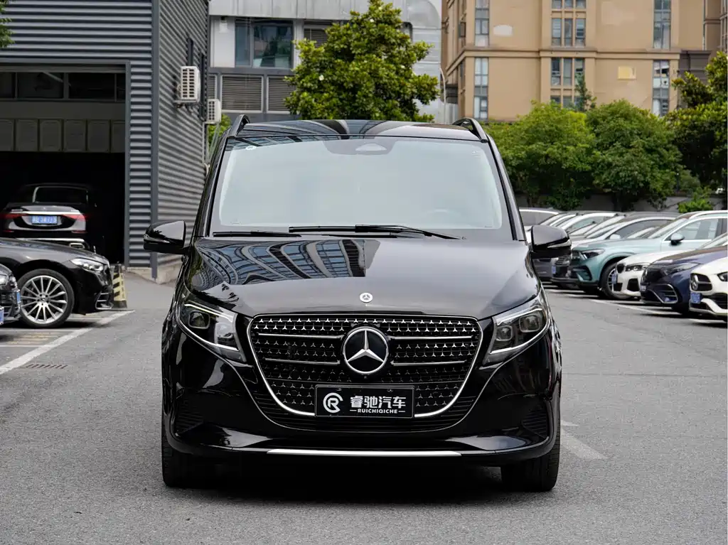 Mercedes-Benz V-Class V 2024 V 300 L Luxury