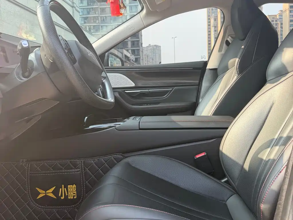 XPeng P7 — миниатюра 10