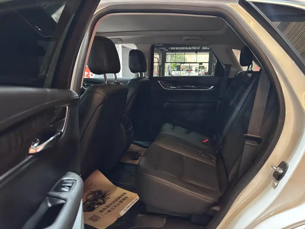 Cadillac XT5 — миниатюра 8