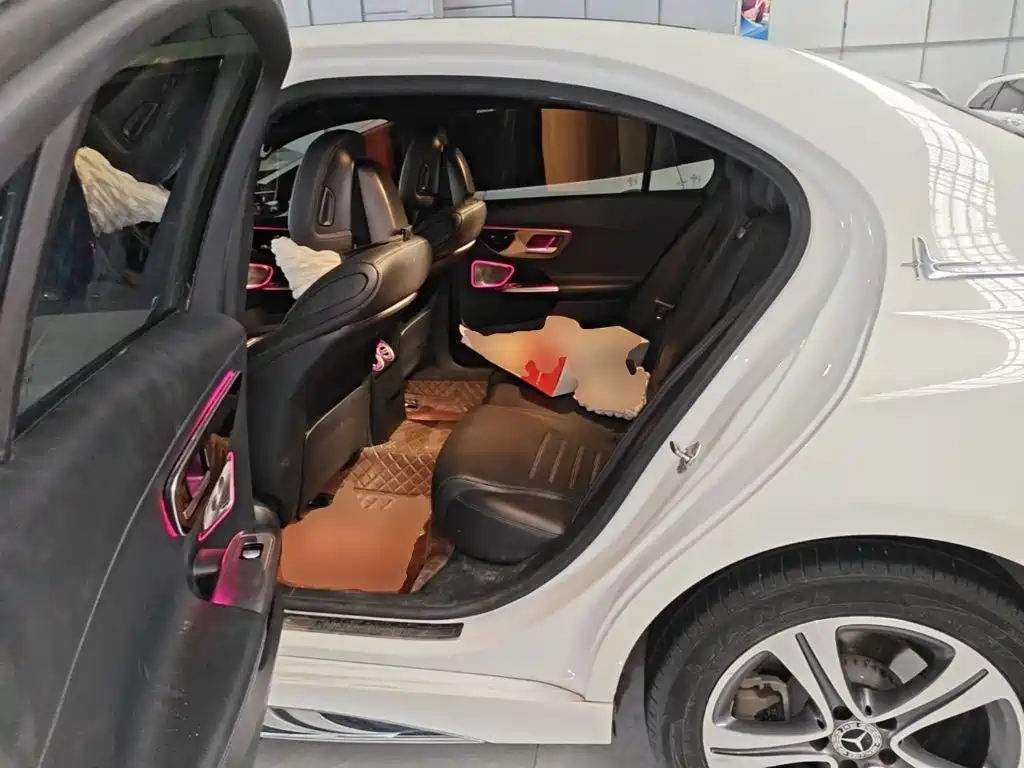 Mercedes-Benz C-Class — миниатюра 17