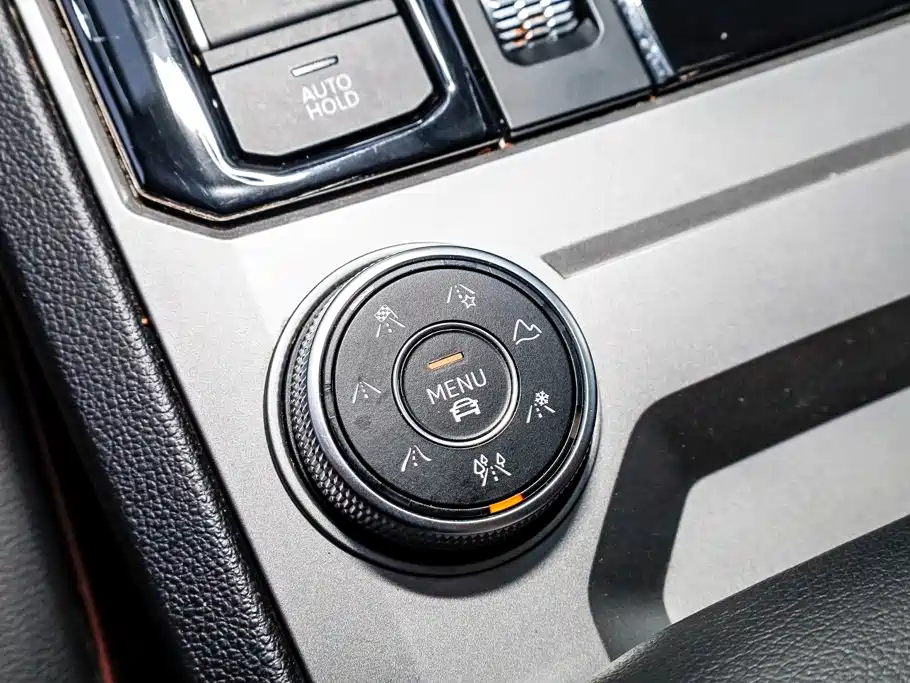 Volkswagen Touareg — миниатюра 18