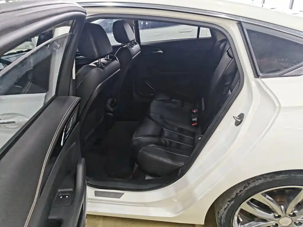 Hongqi Hongqi H5 — миниатюра 17