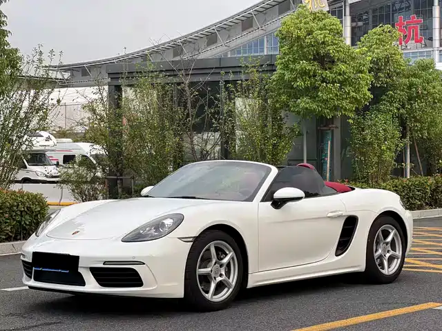 PORSCHE 718