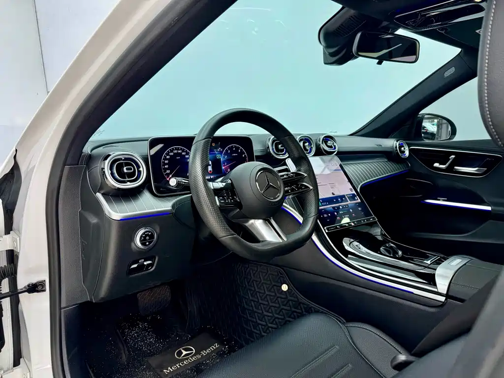 Mercedes-Benz C-Class — миниатюра 6