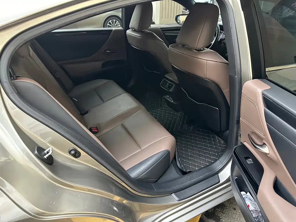 Lexus ES — миниатюра 19