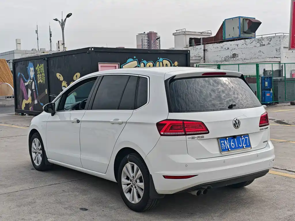 Volkswagen Golf · 2016 230TSI AT