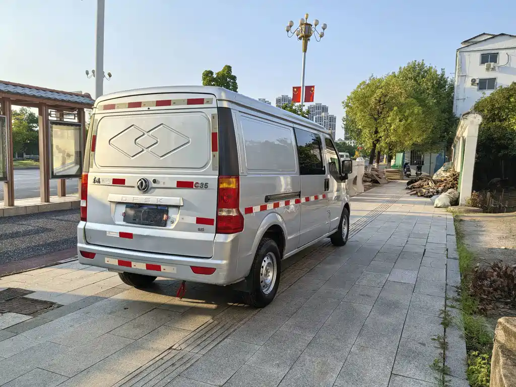DFSK C35 — миниатюра 4