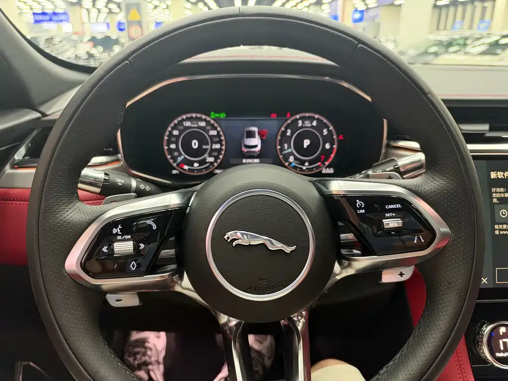 Jaguar F-PACE — миниатюра 13