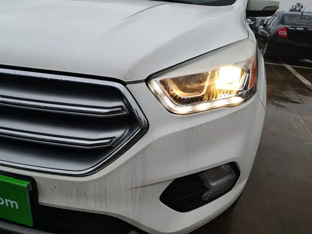 Ford Kuga — миниатюра 24