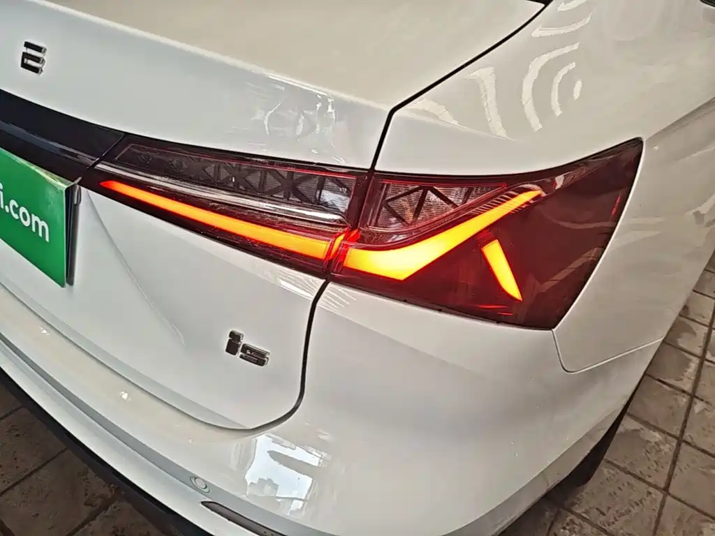 Roewe i5 — миниатюра 8