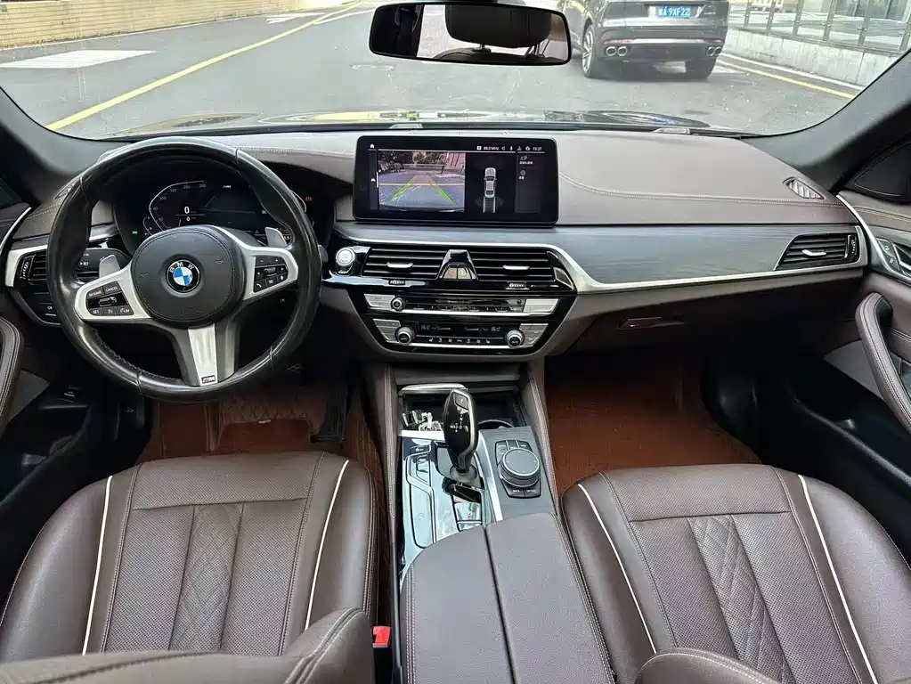BMW 5 Series — миниатюра 5
