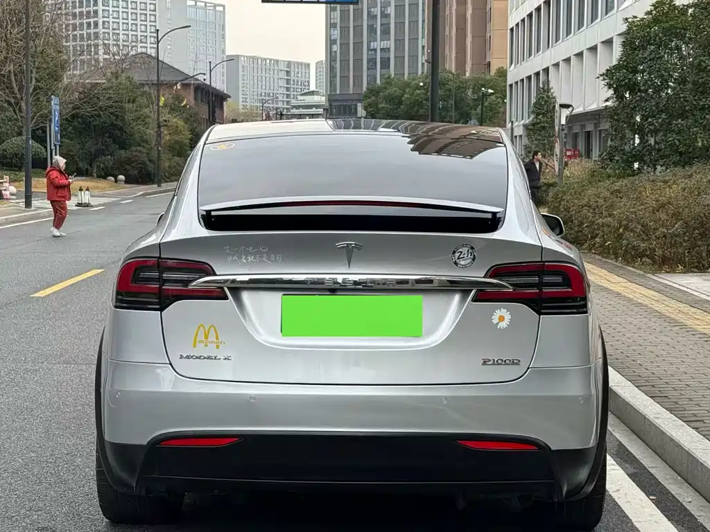 TESLA MODEL X